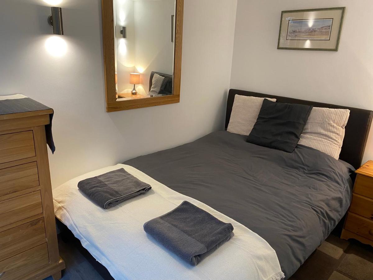 Delightful 1 Bedroom Chalet Throwleigh ภายนอก รูปภาพ